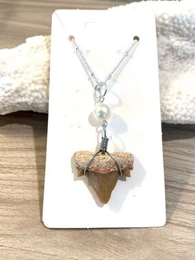 27. Silver Pearl & Brown Shark Tooth Pendant Necklace